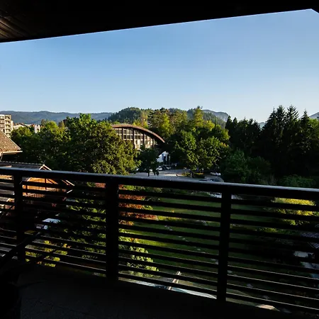 Maxis - Penthouse With Castle View * Bled